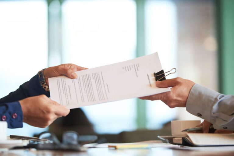 Elaboración de Contratos Laborales.